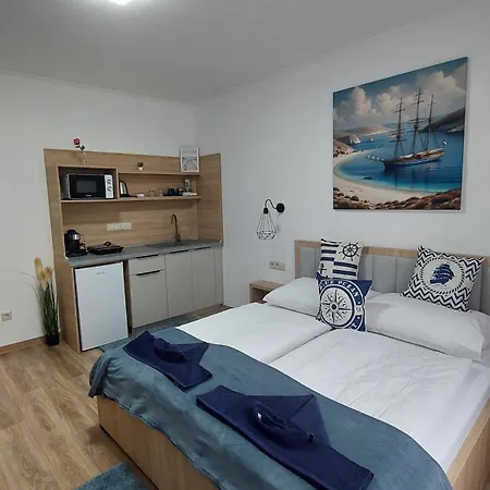Riverside Apartmanhaz Gyula Exterior photo