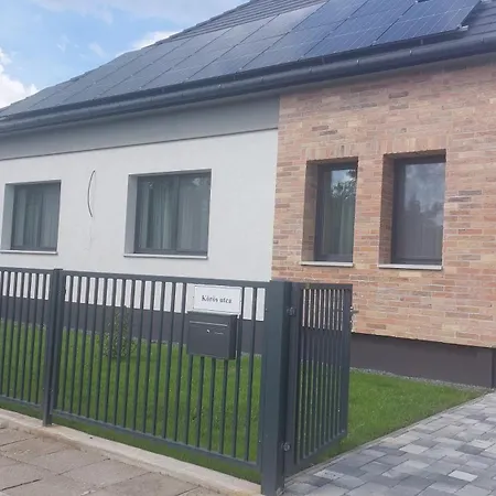 Riverside Apartmanhaz Gyula Exterior photo