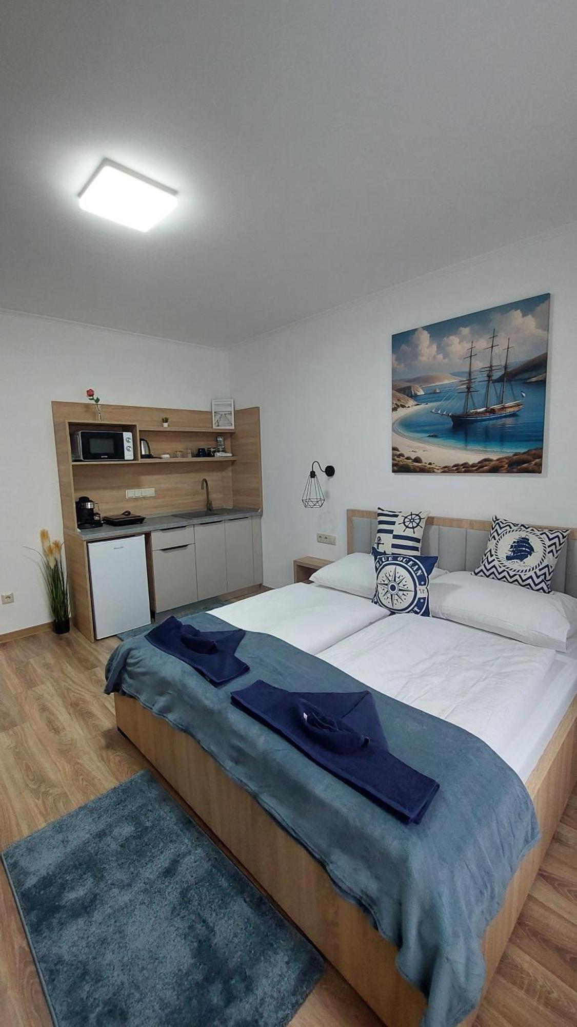 Riverside Apartmanhaz Apartament Jula