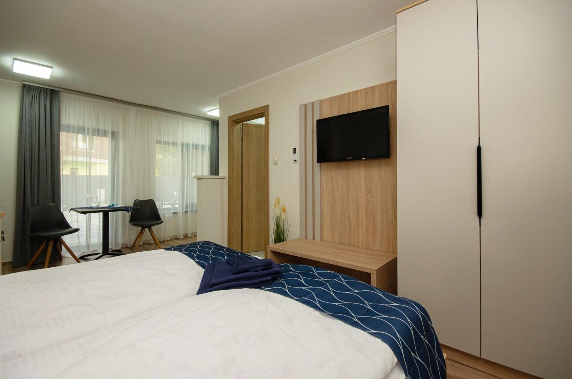 Apartament Riverside Apartmanhaz *