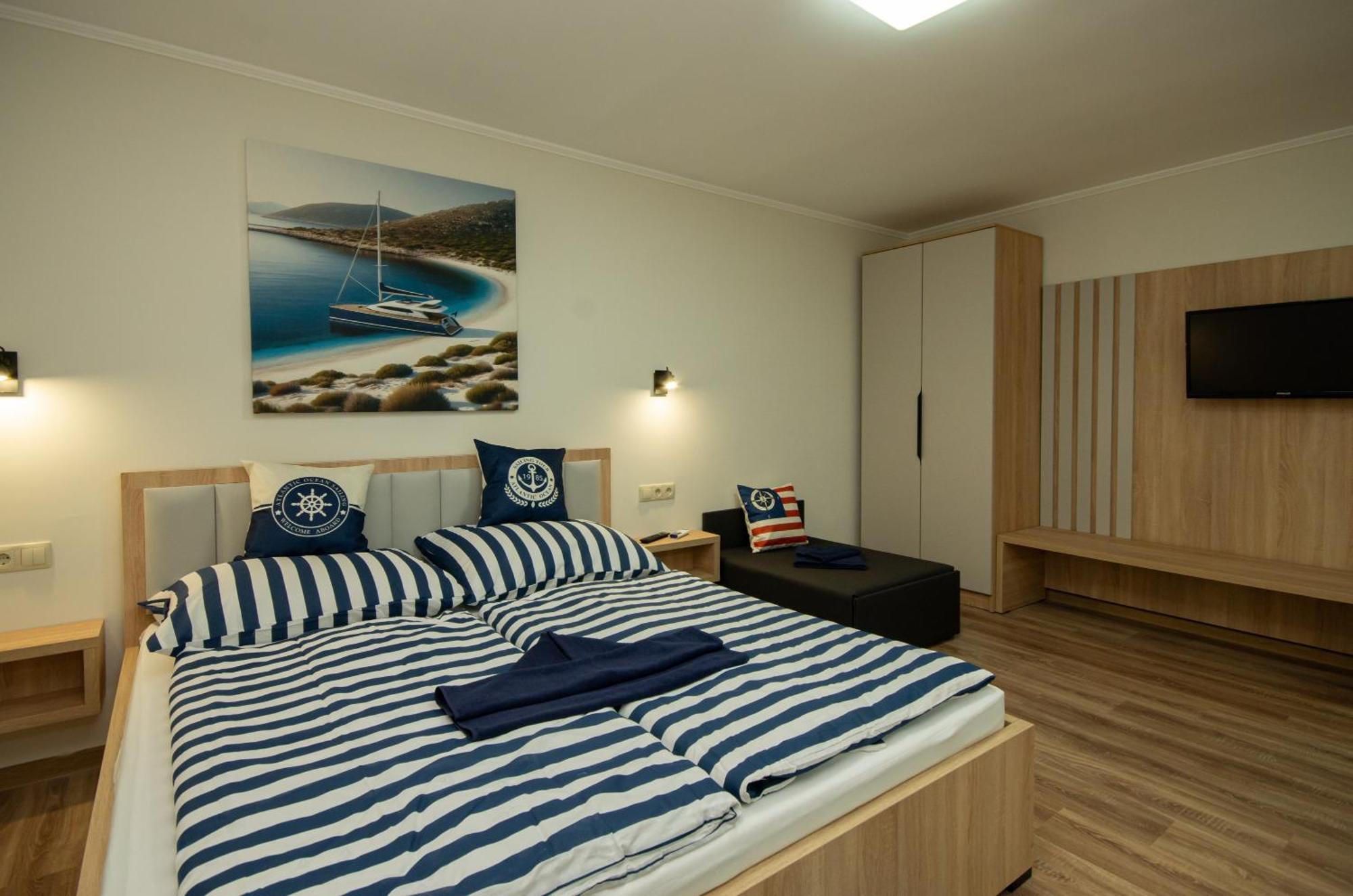 Riverside Apartmanhaz Apartament Jula
