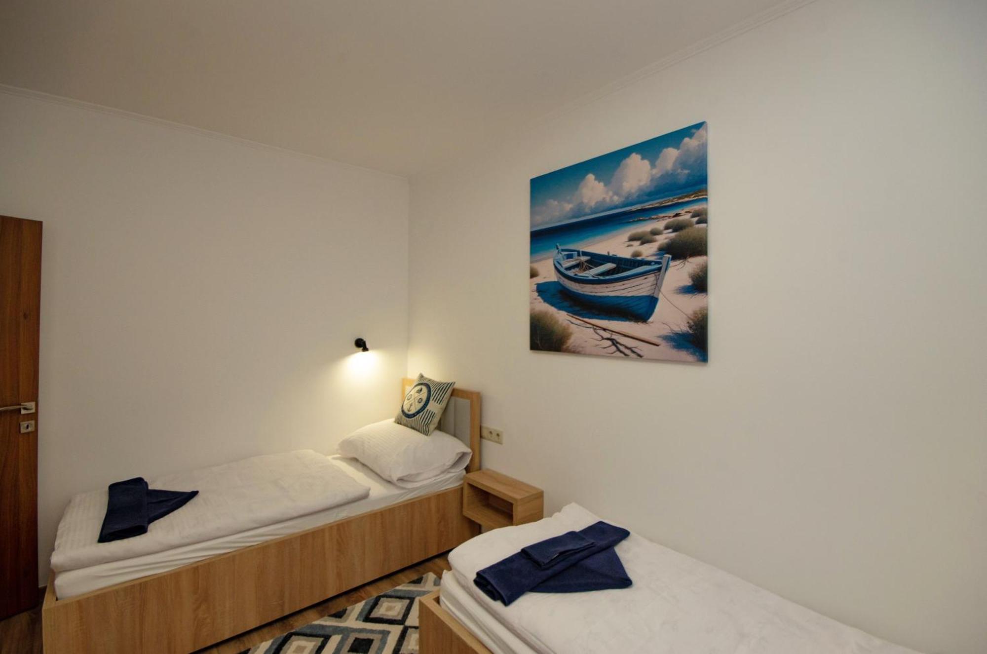 Riverside Apartmanhaz