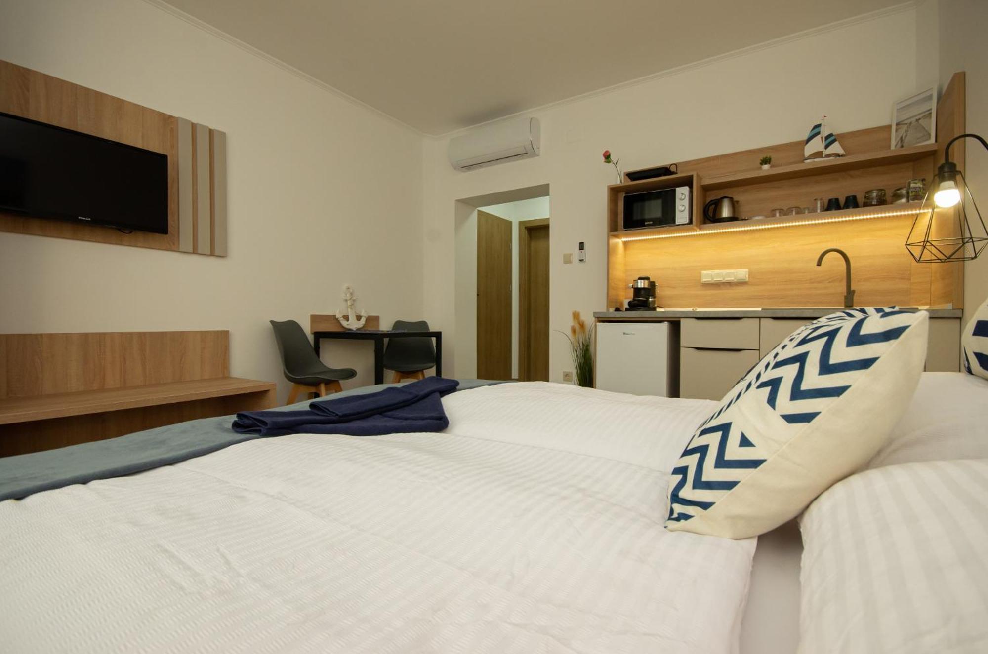 Riverside Apartmanhaz Jula