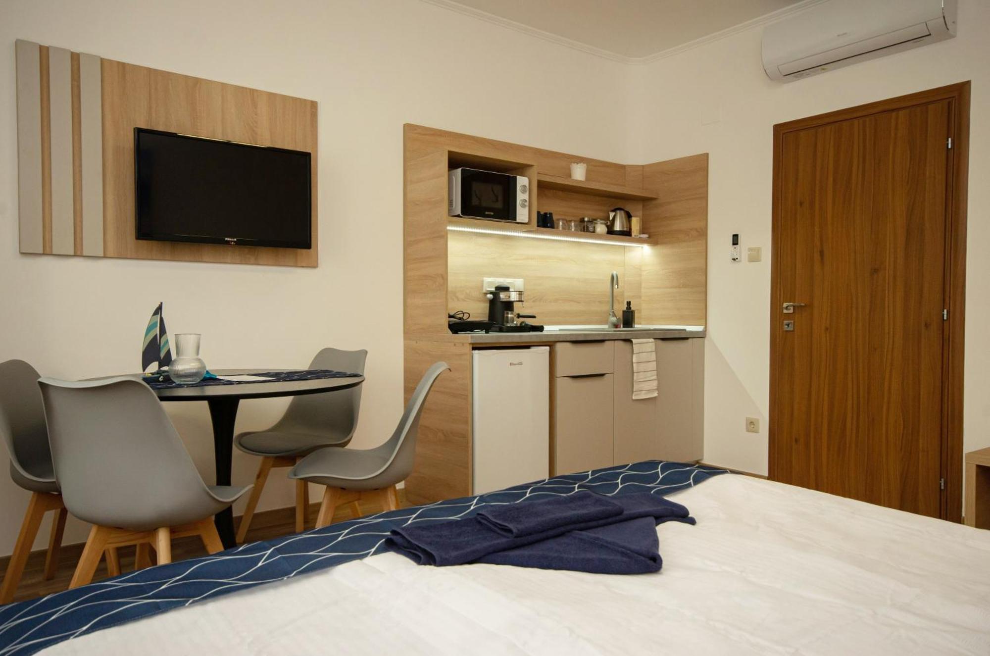 Riverside Apartmanhaz *