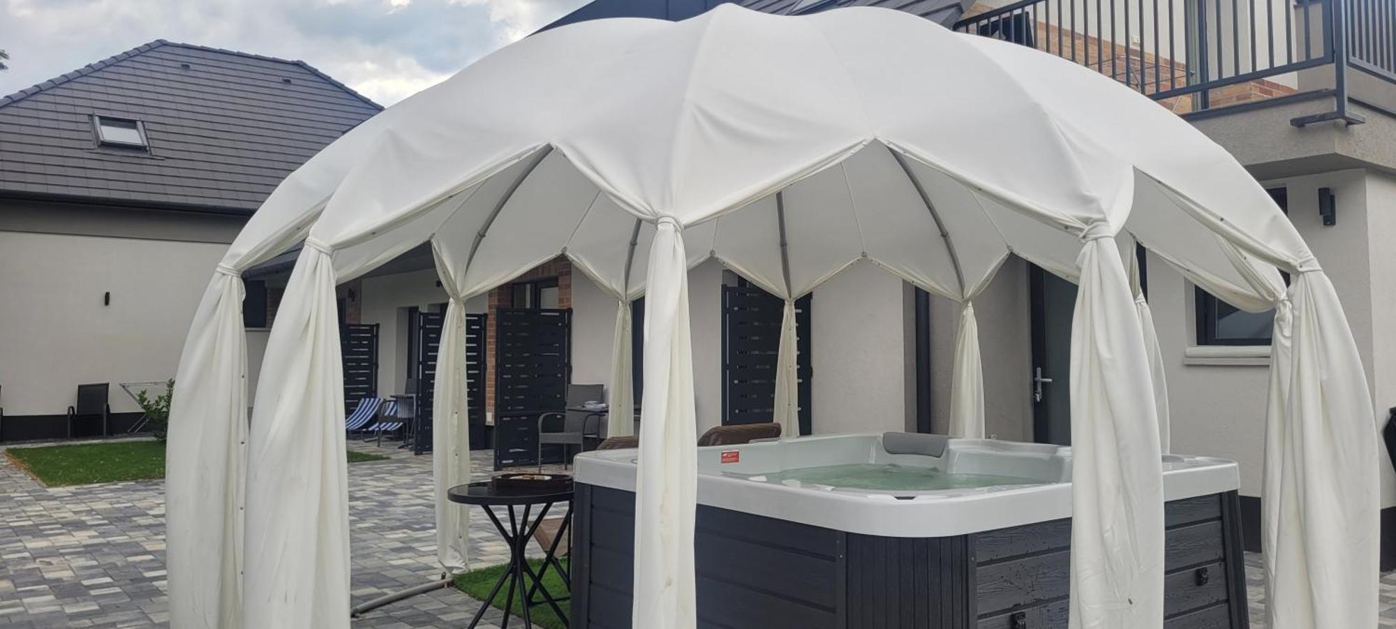 Riverside Apartmanhaz * Jula